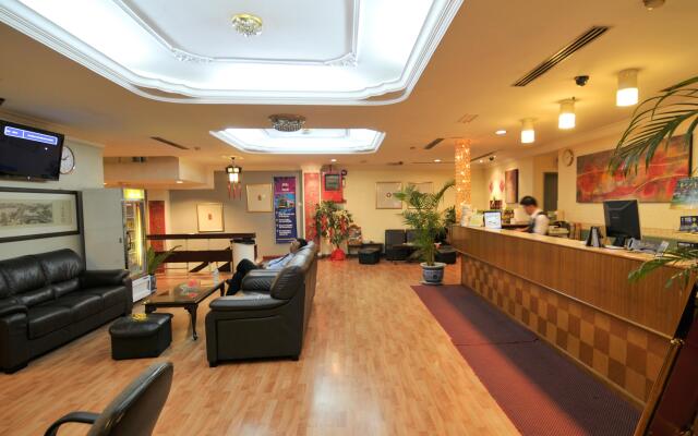 Swing & Pillows Hotel