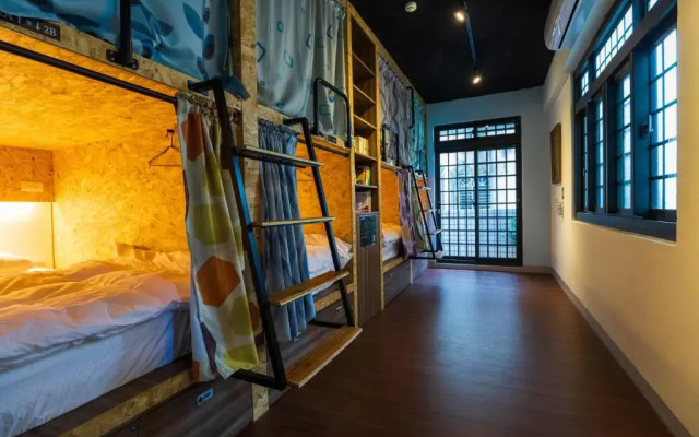 Hostel Alley Inn