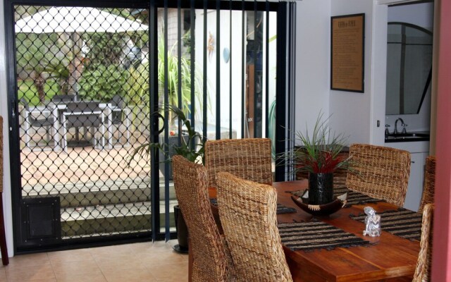 Moorooba Crescent, 18