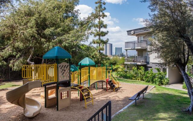 Oakwood at Toluca Hills Apartments by Avalon