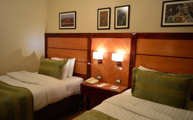 Comfort Hotel Suites