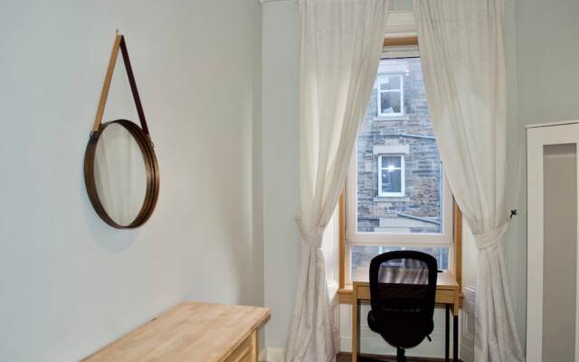Spacious 2 Bedroom Apartment in Meadowbank