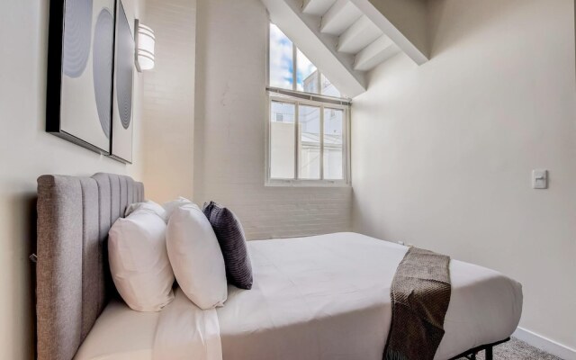 TWO CozySuites Apt w Skybridge Access 4