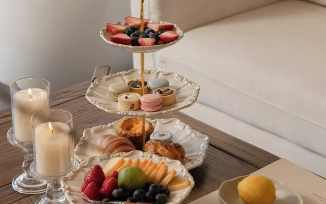 Floating Life Boundless Wild Resort