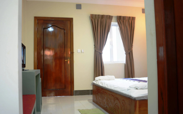 Neakru Guesthouse and Restaurant