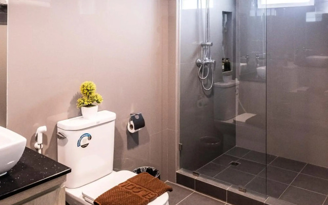 Sinsuvarn Airport Suite