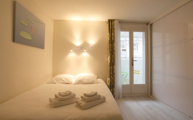 Appartements Paris Centre - At Home-Hotel