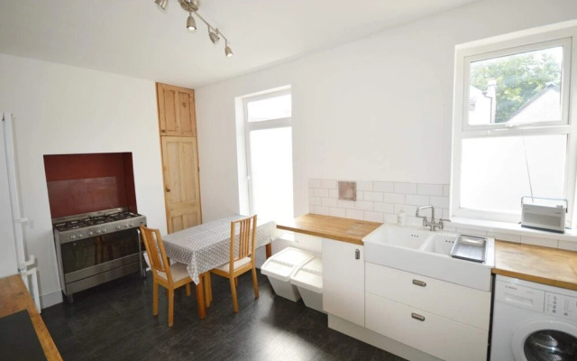2 Bedroom Home in Gloucester Road