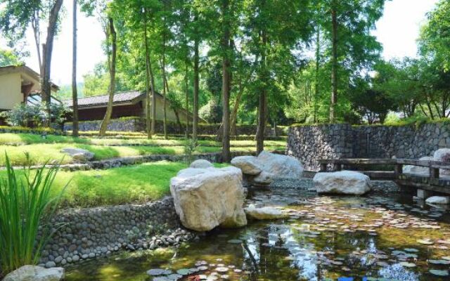 Qingcheng Study Eco Resort Hotel