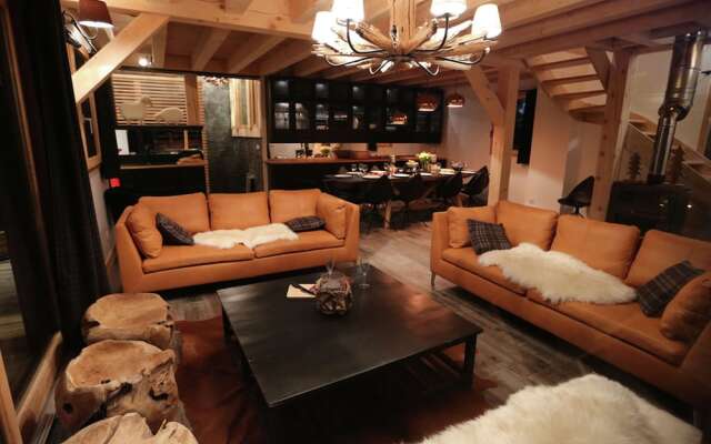 Luxury Chalet in Valloire With Wood Burning Stove and spa