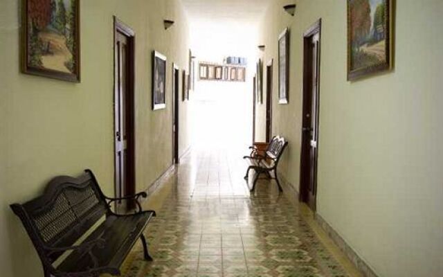 Class Colonial Aparta Hotel