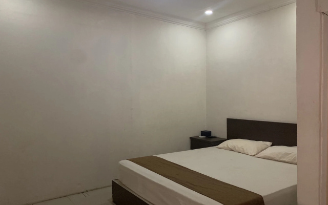 OYO 94020 Lia Kost Syariah Near Perkuburan bontonompo kahar muzakkar – Guest Rooms – Kalaserena