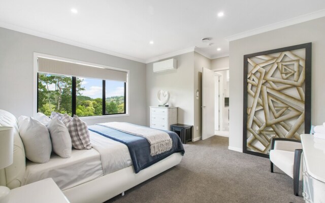 Luxe Whitford Mansion - Pool & Tennis Court