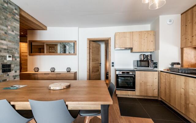 SORBUS - Contemporary Apartment in Luxury Residence