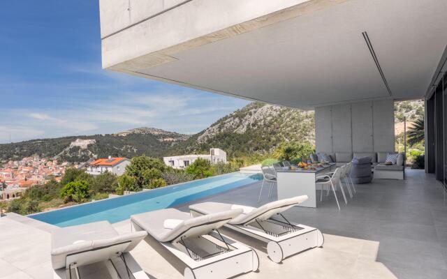 Loft Hvar in Hvar with 3 bedrooms and 1 bathrooms