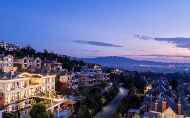 Wonderland, hot spring resort