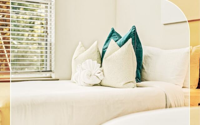 Downtown Midtown Apartments by NUOVO