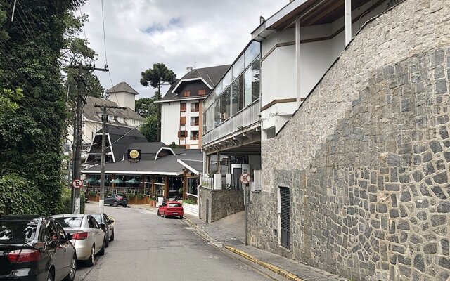 Center Suíço Flats e Shopping