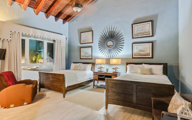 Luxurious 8-bedroom Dreamy Villa