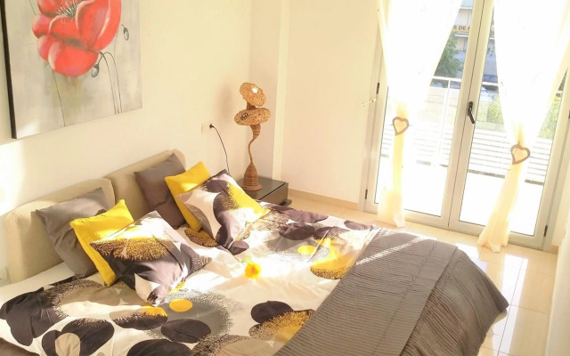 ALEXANDRA´s BEACH-PORT