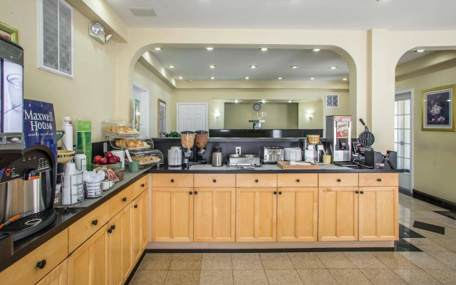 Quality Inn Pleasantville