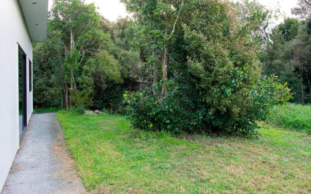 Leafy Beach Haven Retreat 1 Bedroom Close To CBD