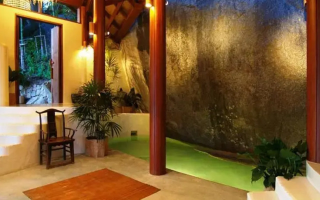 Villa Waterfall