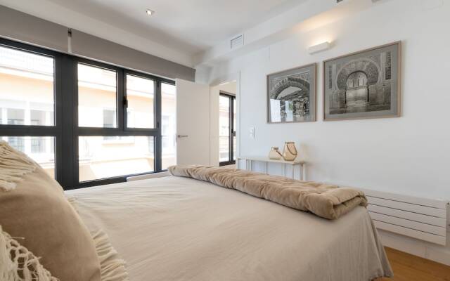 Chezmoihomes Plaza Nueva Deluxe