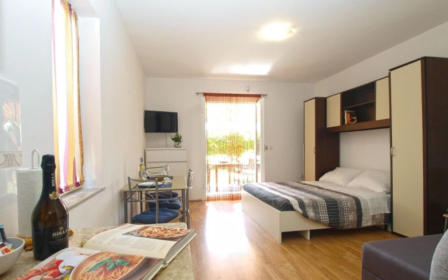 Apartment 785