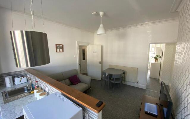 The Walnut Suite lovely one bedroom flat in Stoke.