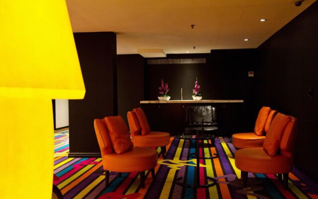 Cambridge Hotel
