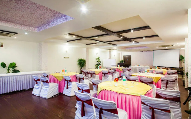 Ark Hotel And Resort