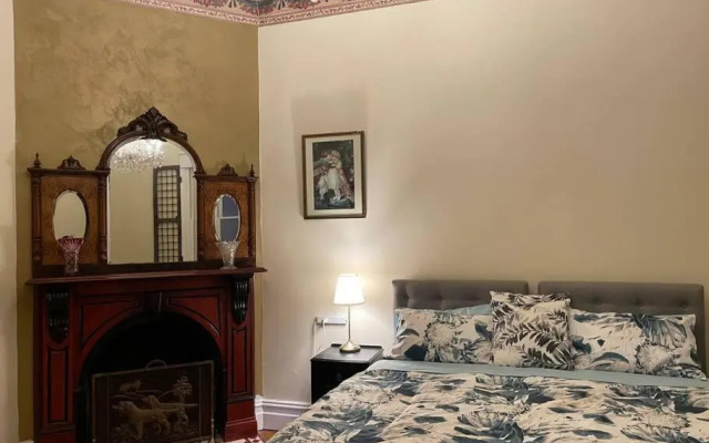 The Mayfair, 4 -bed rooms accommodation Daylesford