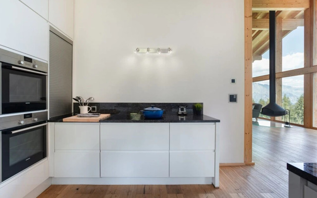 Chalet Les Etablonsluxury Chaletski-in Ski-out