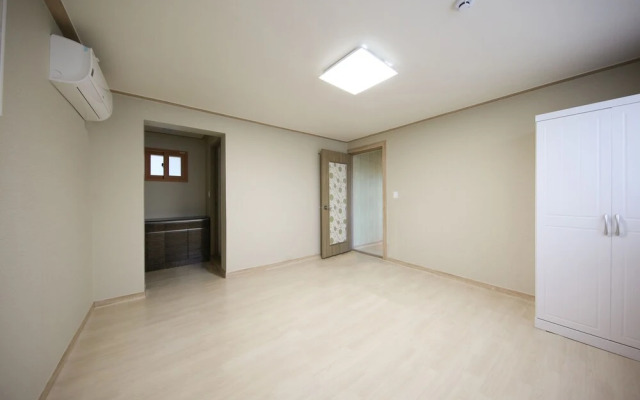 Mori House
