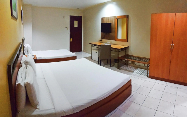 Golden Valley Hotel