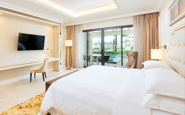 Sheraton Grand Danang Beach Resort & Spa