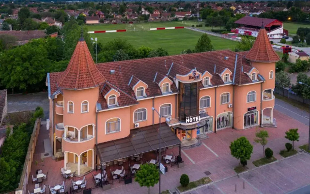 Garni Hotel Royal Crown