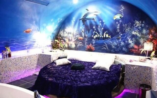 Wuhan U and I Theme Hotel