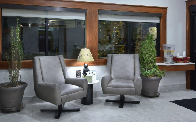 Brookstone Lodge near Biltmore Village, Ascend Hotel Collection by Choice Hotels International