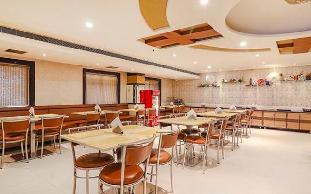 Fabhotel Nera Regency