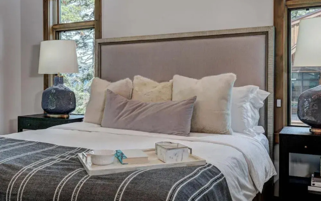 6 Diversion Lane 5 Bedroom Home by Moonlight Basin Lodging