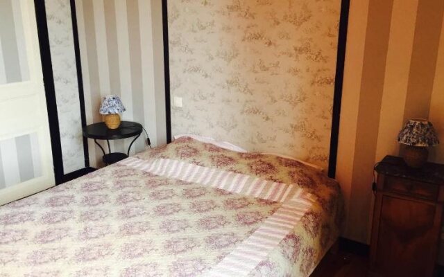 Aux Caprices des Dieux