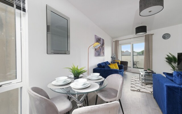 Town Center 2 bed Serviced Apartment 8