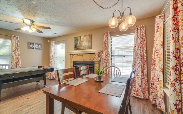 Family-friendly Gatlinburg Home w/ Hot Tub!
