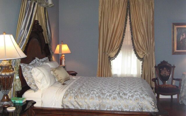 Trinkle Mansion Bed & Breakfast