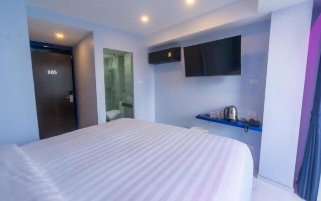 Spark Hotel Sukumvit 16 (SHA Extra Plus)