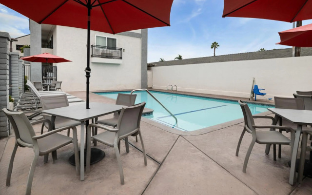 Solara Inn and Suites