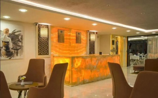 Antusa Palace Hotel & Spa