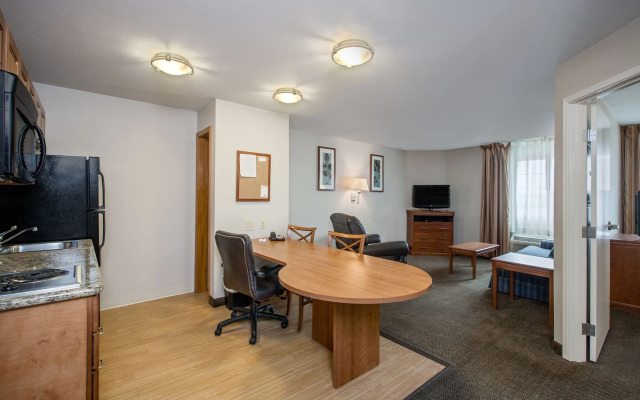 Candlewood Suites Perrysburg by IHG